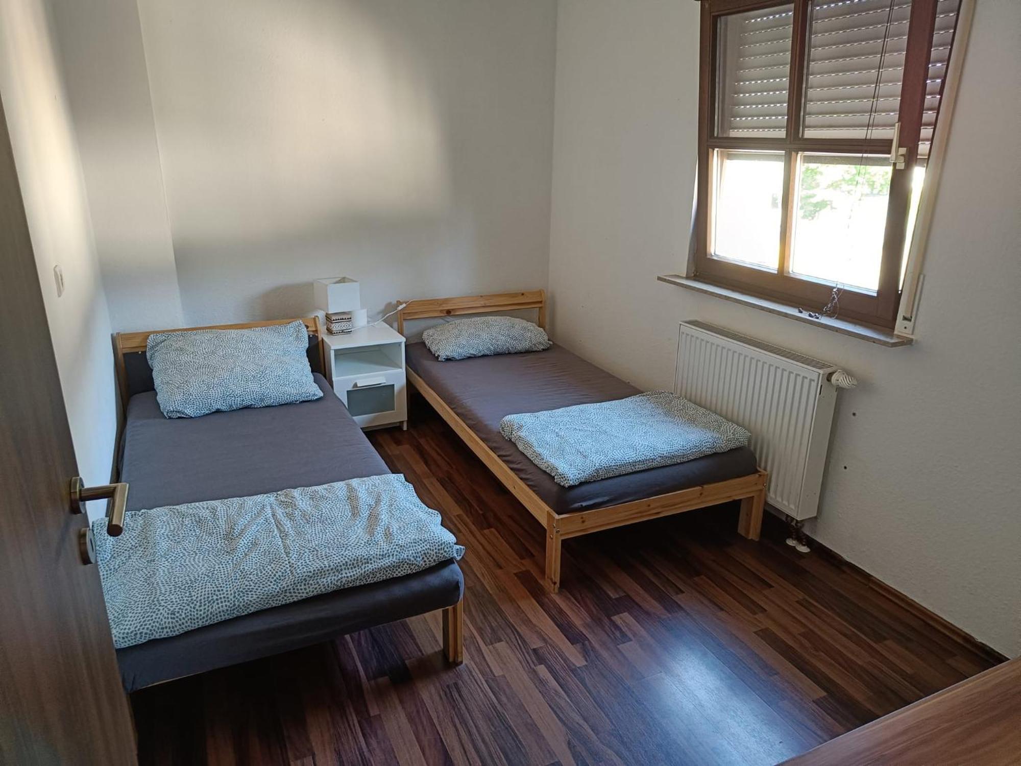 Ferienwohnung Mit 123Qm Fuer 8 Personen Mit Sehr Grossem Garten, Einfache Innen-Ausstattung Leipzig Exteriör bild