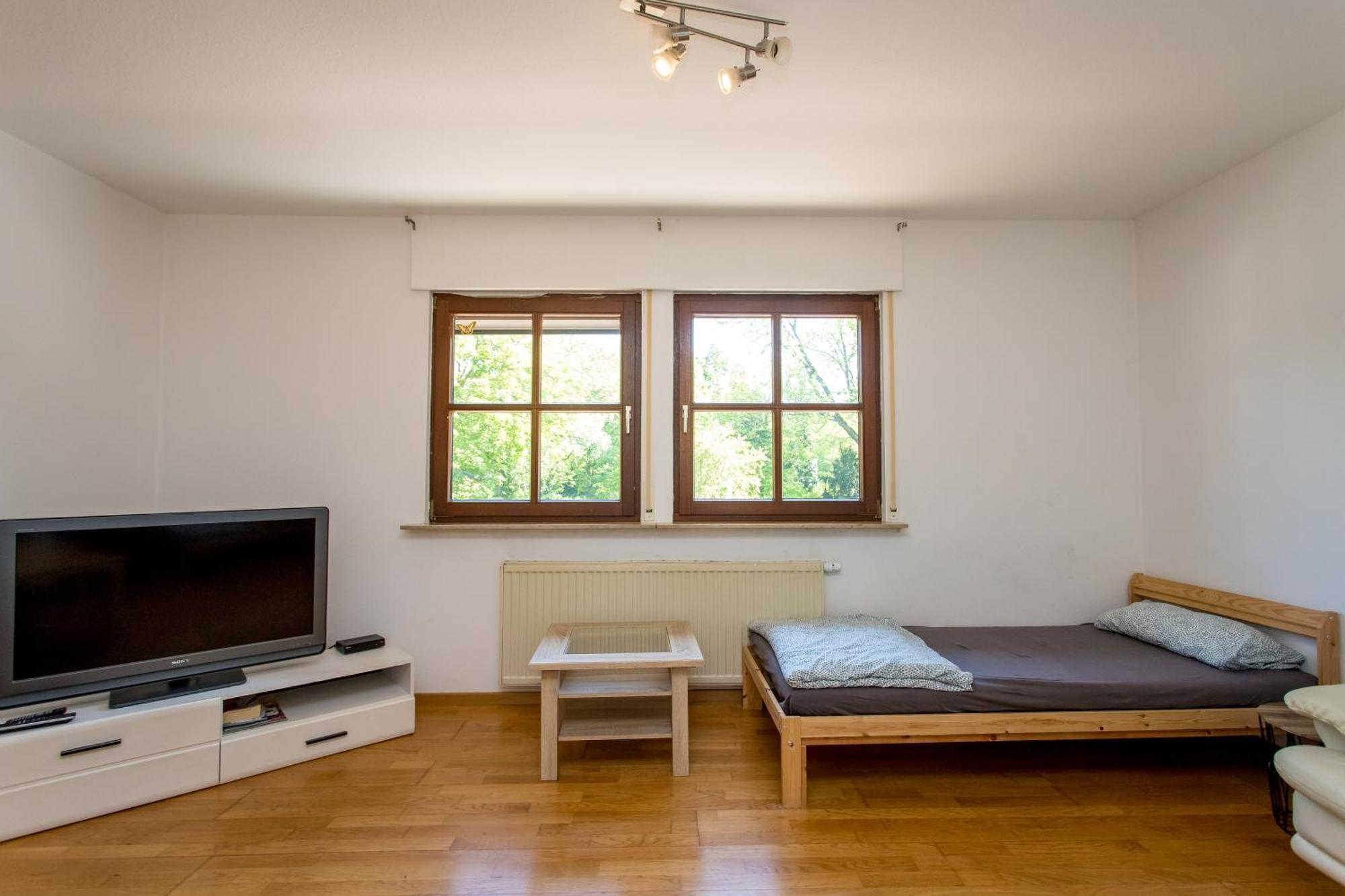 Ferienwohnung Mit 123Qm Fuer 8 Personen Mit Sehr Grossem Garten, Einfache Innen-Ausstattung Leipzig Exteriör bild